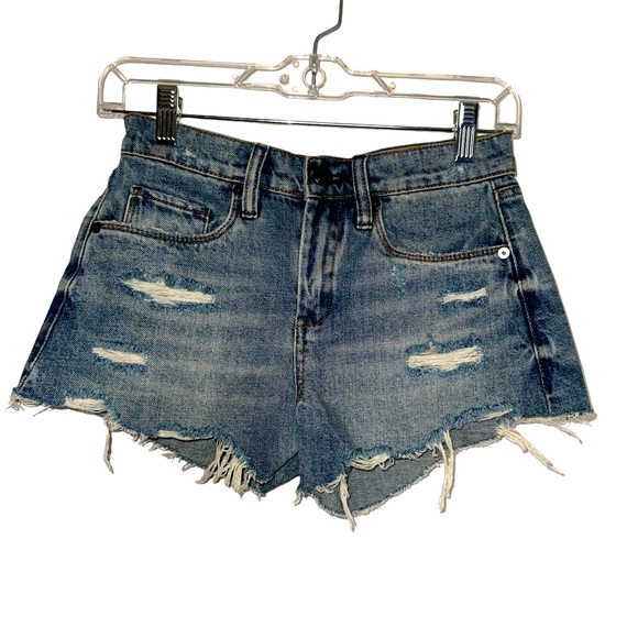 💙 NWT! Blank NYC Distressed High Rise Shorts - Picture 1 of 8